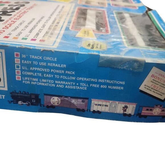 VINTAGE 1990’s Toys R Us Express HO Scale Electric Train Set - Picture 4 of 11